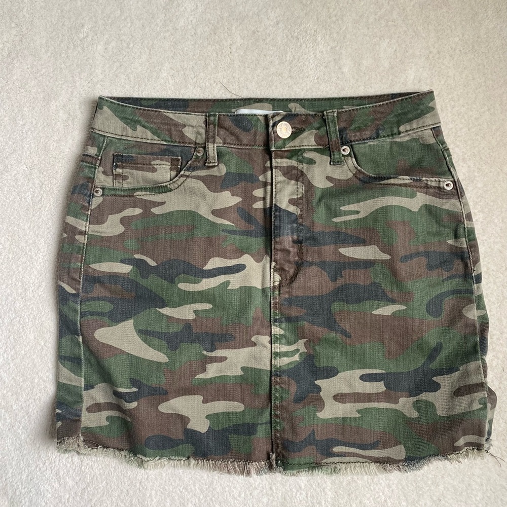 Forever 21 Women’s Camouflage Skirt S
